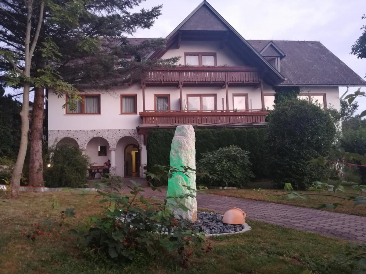 Arkadenhof Bed & Breakfast Loipersdorf bei Fuerstenfeld